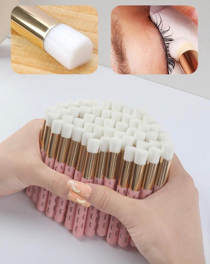 Brosse professionnelle multifonction pour cils, sourcils et soins.