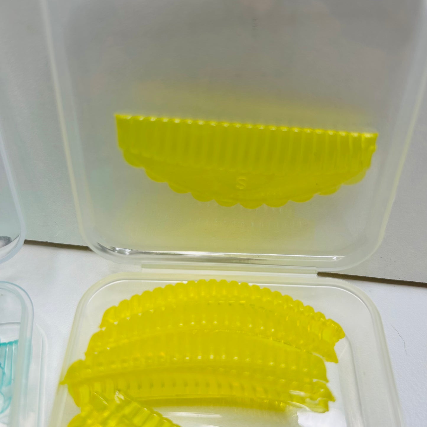 Pads en silicone rainurés réutilisables.